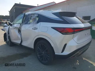 2024 Lexus RX 350h z VIN 2T2BBMCA3RC062053, wystawiony jako IAAI lot #41232401 z przebiegiem 763 mil mil oraz . Historia ofert i sprzedaży dostępna na DreamBid. Obrazek 3.