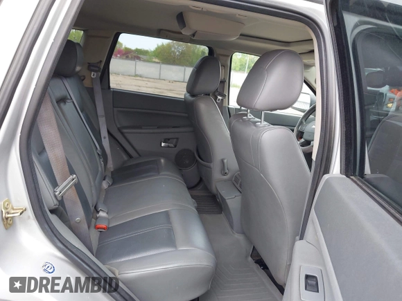 2005 Jeep Grand Cherokee Limited with VIN 1J4HR58255C671885, listed as a IAAI auction lot 42136640 with 215,751 mi miles. Bid and sale history available at carsss.com. Image 8.