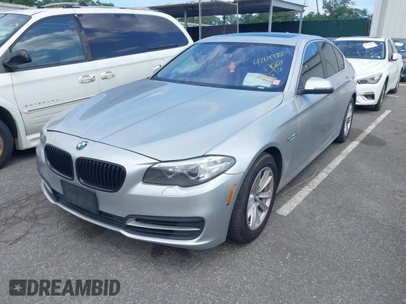 2014 BMW 5 Series 528i xDrive z VIN WBA5A7C51ED619786, wystawiony jako IAAI lot #42699350 z przebiegiem 101 872 mil mil oraz . Historia ofert i sprzedaży dostępna na DreamBid. Obrazek 2.