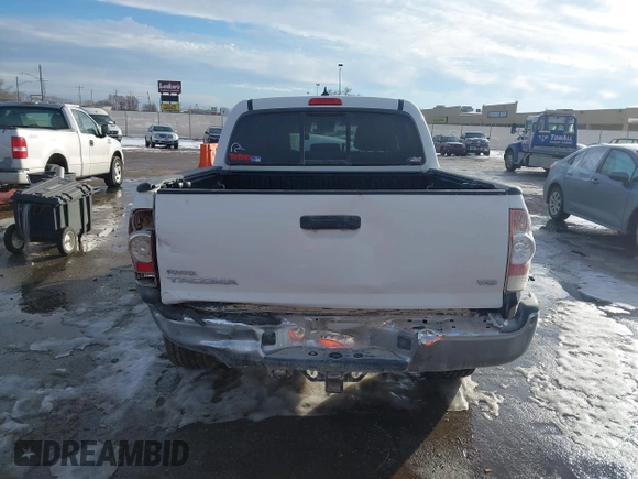 2014 Toyota Tacoma with VIN 3TMLU4ENXEM134872, listed as a IAAI auction lot 41303669 with 167,548 mi miles. Bid and sale history available at carsss.com. Image 17.