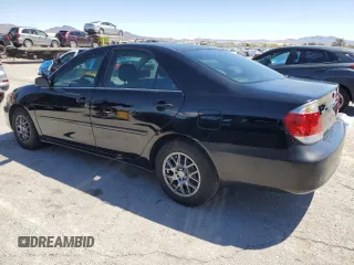 2005 Toyota Camry STD z VIN 4T1BE32K45U043696, wystawiony jako Copart lot #55087185 z przebiegiem 212 439 mil mil oraz Szkoda całkowita • Salvage title. Historia ofert i sprzedaży dostępna na DreamBid. Obrazek 2.