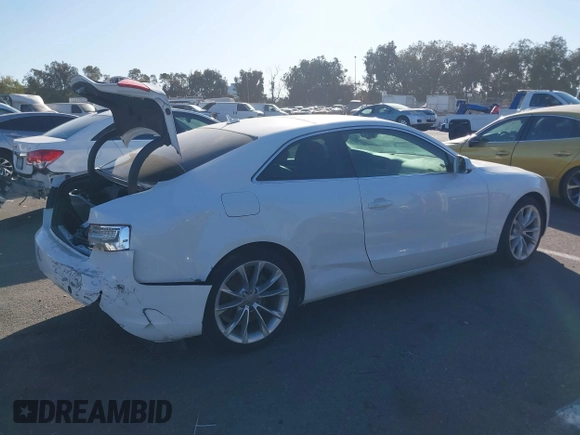 2013 Audi A5 Premium Plus z VIN WAULFAFR0DA029857, wystawiony jako IAAI lot #41300565 z przebiegiem 151 261 mil mil oraz . Historia ofert i sprzedaży dostępna na DreamBid. Obrazek 13.