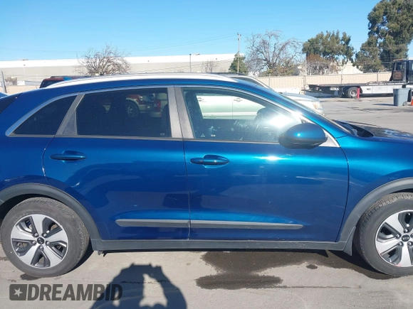 2017 Kia Niro LX with VIN KNDCB3LCXH5075222, listed as a IAAI auction lot 41526017 with 114,309 mi miles. Bid and sale history available at carsss.com. Image 14.