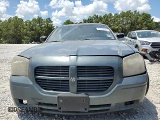 2005 Dodge Magnum SE z VIN 2D8FV48VX5H147708, wystawiony jako Copart lot #67557414 z przebiegiem 134 546 mil mil oraz Czysty tytuł • Clean title. Historia ofert i sprzedaży dostępna na DreamBid. Obrazek 5.