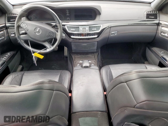 2012 Mercedes-Benz S 63 AMG z VIN WDDNG7EB1CA435991, wystawiony jako Copart lot #57146435 z przebiegiem 117 647 mil mil oraz Szkoda całkowita • Salvage title. Historia ofert i sprzedaży dostępna na DreamBid. Obrazek 8.