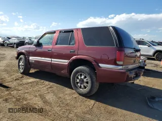 2000 GMC Jimmy SLE Convenience with VIN 1GKDT13W3Y2268110, listed as a Copart auction lot 67990784 with 193,388 mi miles and Non Repairable. Bid and sale history available at carsss.com. Image 2.