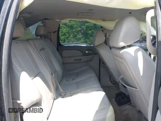 2007 Chevrolet Suburban LTZ with VIN 1GNFK16307J125636, listed as a IAAI auction lot 42622246 with Not provided miles and . Bid and sale history available at DreamBid. Image 8.
