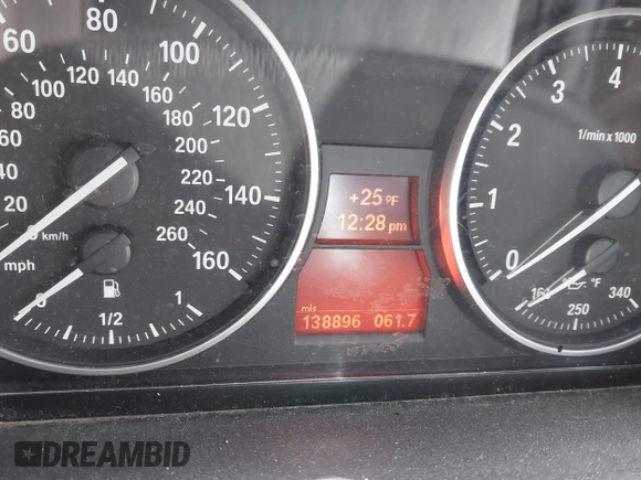 2011 BMW 3 Series 335i xDrive with VIN WBAKF9C53BE619424, listed as a IAAI auction lot 40989402 with 138,896 mi miles. Bid and sale history available at carsss.com. Image 7.