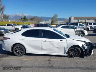 2018 Toyota Camry LE with VIN 4T1B11HKXJU140631, listed as a IAAI auction lot 41761493 with 68,298 mi miles. Bid and sale history available at carsss.com. Image 13.