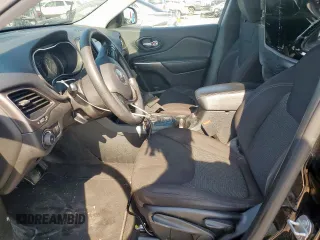 2019 Jeep Cherokee Latitude z VIN 1C4PJLCB7KD332961, wystawiony jako Copart lot #60554635 z przebiegiem 56 024 mil mil oraz Szkoda całkowita • Salvage title. Historia ofert i sprzedaży dostępna na DreamBid. Obrazek 7.