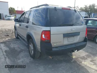 2005 Ford Explorer XLS z VIN 1FMZU62K75UA46403, wystawiony jako IAAI lot #41437737 z przebiegiem 198 356 mil mil oraz . Historia ofert i sprzedaży dostępna na DreamBid. Obrazek 3.