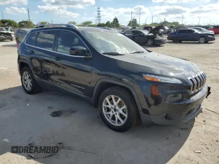 2016 Jeep Cherokee Altitude with VIN 1C4PJLCB0GW319884, listed as a Copart auction lot 85431444 with 98,357 mi miles and Salvage Title. Bid and sale history available at carsss.com. Image 4.