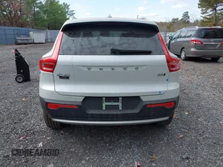2024 Volvo XC40 Plus Bright Theme with VIN YV4L12UE2R2356332, listed as a IAAI auction lot 40734339 with 5,863 mi miles. Bid and sale history available at carsss.com. Image 17.