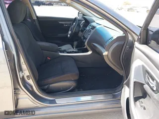 2014 Nissan Altima 2.5 SV with VIN 1N4AL3AP7EC425946, listed as a IAAI auction lot 41712045 with 227,734 mi miles. Bid and sale history available at carsss.com. Image 5.
