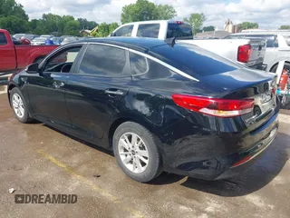 2017 Kia Optima LX z VIN 5XXGT4L35HG152515, wystawiony jako IAAI lot #42366917 z przebiegiem 102 256 mil mil oraz . Historia ofert i sprzedaży dostępna na DreamBid. Obrazek 3.