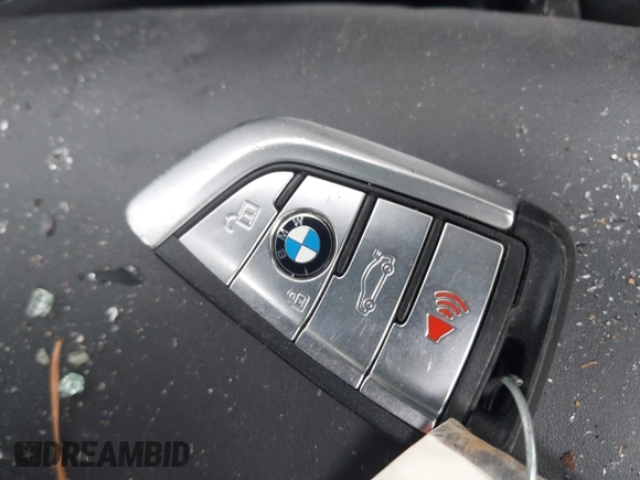 2018 BMW 5 Series M550i xDrive with VIN WBAJB9C53JB286035, listed as a IAAI auction lot 40590380 with 57,072 mi miles and . Bid and sale history available at carsss.com. Image 11.