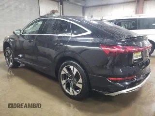 2022 Audi e-tron Sportback S line Premium Plus z VIN WA12AAGE4NB022165, wystawiony jako Copart lot #43021435 z przebiegiem 28 760 mil mil oraz Szkoda całkowita • Salvage title. Historia ofert i sprzedaży dostępna na DreamBid. Obrazek 2.