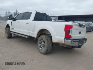 2018 Ford Super Duty F-250 SRW XL with VIN 1FT7W2BT0JEB65096, listed as a IAAI auction lot 41685411 with 124,359 mi miles. Bid and sale history available at carsss.com. Image 3.