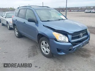 2011 Toyota RAV4 with VIN JTMZF4DV5BD029573, listed as a IAAI auction lot 41593088 with 136,085 mi miles. Bid and sale history available at carsss.com. Image 1.