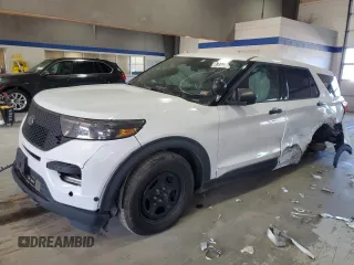 2022 Ford Police Interceptor Utility z VIN 1FM5K8AB5NGB71335, wystawiony jako Copart lot #64395794 z przebiegiem Nie podano mil oraz Szkody całkowita. Historia ofert i sprzedaży dostępna na DreamBid. Obrazek 1.