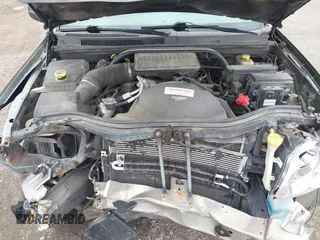 2005 Jeep Grand Cherokee Laredo z VIN 1J8GR48KX5C598646, wystawiony jako IAAI lot #42253900 z przebiegiem 197 848 mil mil oraz . Historia ofert i sprzedaży dostępna na DreamBid. Obrazek 10.