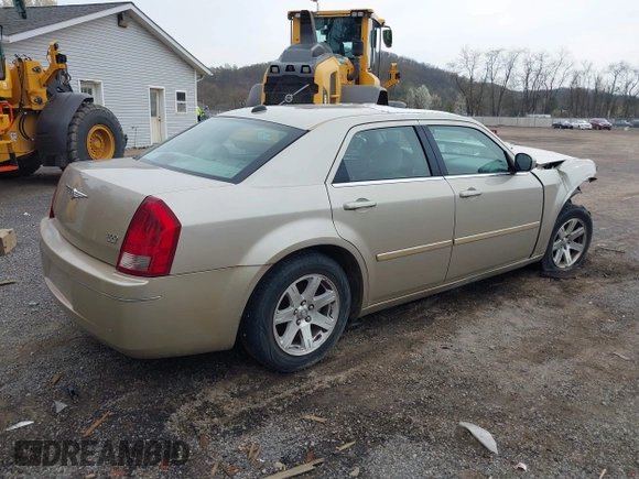 2006 Chrysler 300 Touring with VIN 2C3KA53G46H224182, listed as a IAAI auction lot 42037309 with 137,356 mi miles and . Bid and sale history available at DreamBid. Image 4.