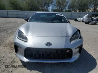 2024 Toyota GR86 with VIN JF1ZNBB17R8752471, listed as a Copart auction lot 56293764 with 1,061 mi miles and Salvage Title. Bid and sale history available at carsss.com. Image 5.