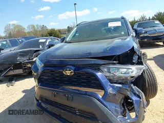 2019 Toyota RAV4 XLE Premium with VIN 2T3A1RFV4KW078806, listed as a IAAI auction lot 41877504 with 99,017 mi miles. Bid and sale history available at carsss.com. Image 12.