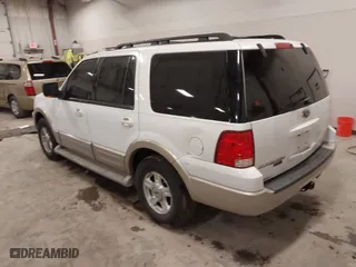 2005 Ford Expedition Eddie Bauer with VIN 1FMPU17525LA53438, listed as a IAAI auction lot 42009086 with 171,363 mi miles. Bid and sale history available at carsss.com. Image 3.