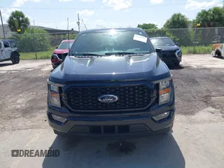 2023 Ford F-150 XL z VIN 1FTEW1CP0PKD72617, wystawiony jako IAAI lot #42642922 z przebiegiem 52 966 mil mil oraz . Historia ofert i sprzedaży dostępna na DreamBid. Obrazek 12.