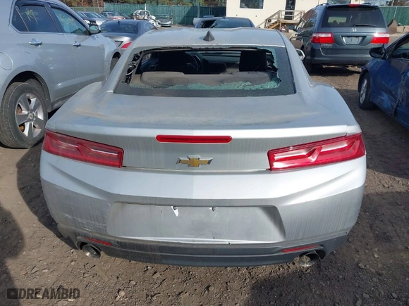 2018 Chevrolet Camaro 1LT with VIN 1G1FB1RX0J0138075, listed as a IAAI auction lot 41621514 with NaN miles. Bid and sale history available at carsss.com. Image 15.