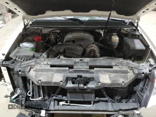 2010 Cadillac Escalade Premium with VIN 1GYUKCEF2AR146420, listed as a Copart auction lot 48102685 with 121,229 mi miles and Clean title. Bid and sale history available at DreamBid. Image 12.
