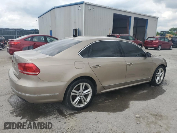 2015 Volkswagen Passat SEL Premium z VIN 1VWCV7A3XFC030563, wystawiony jako Copart lot #56851175 z przebiegiem 217 343 mil mil oraz Szkoda całkowita • Salvage title. Historia ofert i sprzedaży dostępna na DreamBid. Obrazek 3.