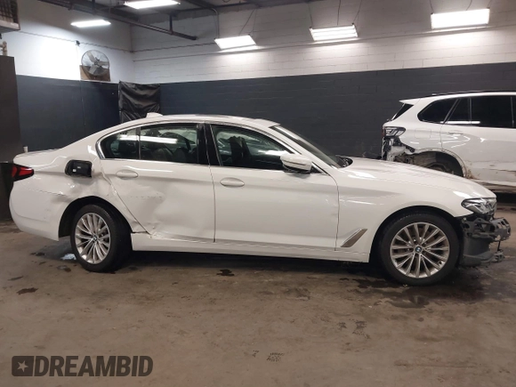 2021 BMW 5 Series 530i z VIN WBA53BH02MCF80188, wystawiony jako IAAI lot #41123753 z przebiegiem 72 730 mil mil oraz . Historia ofert i sprzedaży dostępna na DreamBid. Obrazek 14.