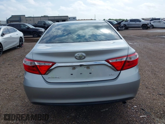 2015 Toyota Camry XLE with VIN 4T1BF1FK1FU475840, listed as a IAAI auction lot 41916282 with 104,881 mi miles. Bid and sale history available at carsss.com. Image 16.