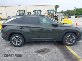 2025 Hyundai Tucson SEL with VIN 5NMJB3DE3SH491981, listed as a IAAI auction lot 42428830 with 17,327 mi miles and . Bid and sale history available at DreamBid. Image 13.