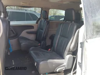2016 Chrysler Town & Country Touring with VIN 2C4RC1BGXGR269055, listed as a IAAI auction lot 41861795 with 207,118 mi miles. Bid and sale history available at carsss.com. Image 8.
