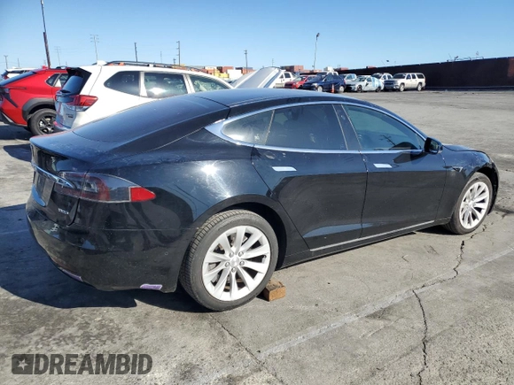 2019 Tesla Model S 75D z VIN 5YJSA1E25KF299740, wystawiony jako Copart lot #49355485 z przebiegiem 140 385 mil mil oraz Szkoda całkowita • Salvage title. Historia ofert i sprzedaży dostępna na DreamBid. Obrazek 3.
