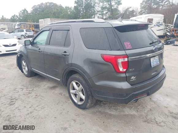 2019 Ford Explorer XLT with VIN 1FM5K7DH1KGB01563, listed as a IAAI auction lot 41548017 with 95,379 mi miles. Bid and sale history available at carsss.com. Image 3.