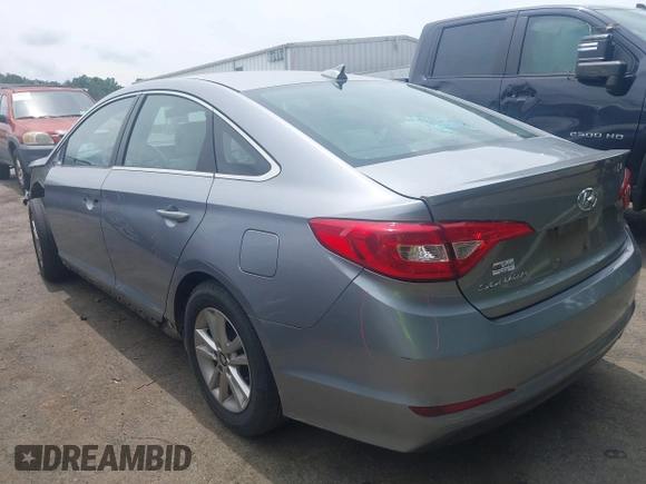 2015 Hyundai Sonata SE z VIN 5NPE24AF2FH124728, wystawiony jako IAAI lot #42453276 z przebiegiem 244 883 mil mil oraz . Historia ofert i sprzedaży dostępna na DreamBid. Obrazek 3.