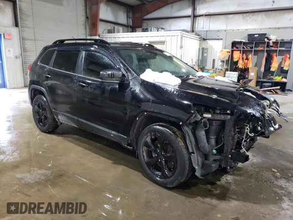 2017 Jeep Cherokee Altitude with VIN 1C4PJMAS2HW587409, listed as a Copart auction lot 88558155 with 111,788 mi miles and Salvage title. Bid and sale history available at DreamBid. Image 4.