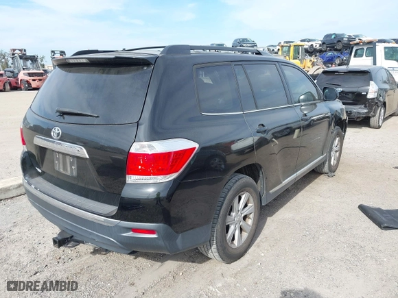 2013 Toyota Highlander with VIN 5TDZK3EH3DS138488, listed as a IAAI auction lot 41456921 with 131,918 mi miles. Bid and sale history available at carsss.com. Image 4.