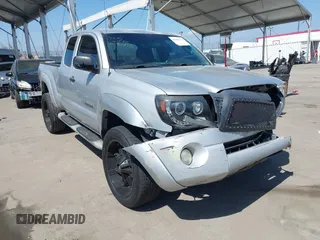 2005 Toyota Tacoma PreRunner z VIN 5TETU62N55Z011175, wystawiony jako IAAI lot #42283171 z przebiegiem 157 562 mil mil oraz . Historia ofert i sprzedaży dostępna na DreamBid. Obrazek 1.