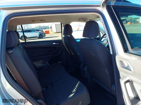2022 Volkswagen Tiguan S with VIN 3VV1B7AX4NM109232, listed as a IAAI auction lot 41719121 with 35,485 mi miles. Bid and sale history available at carsss.com. Image 8.