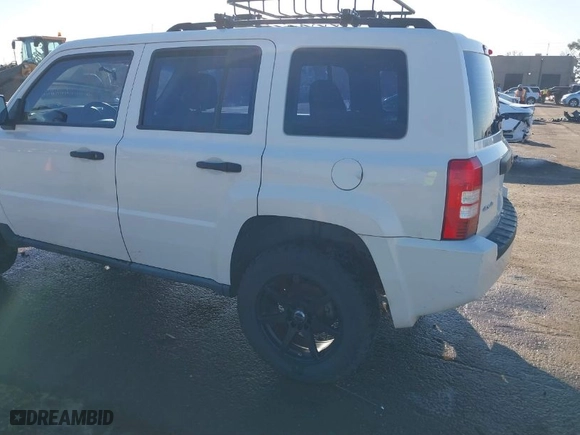 2010 Jeep Patriot Sport with VIN 1J4NF2GB8AD503836, listed as a IAAI auction lot 41337497 with 138,003 mi miles. Bid and sale history available at carsss.com. Image 6.