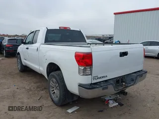 2013 Toyota Tundra z VIN 5TFRM5F16DX053095, wystawiony jako IAAI lot #41481305 z przebiegiem 226 696 mil mil oraz . Historia ofert i sprzedaży dostępna na DreamBid. Obrazek 3.