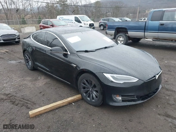 2018 Tesla Model S 75D with VIN 5YJSA1E20JF275490, listed as a IAAI auction lot 41855185 with 253,031 mi miles. Bid and sale history available at carsss.com. Image 1.
