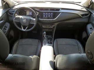 2020 Buick Encore GX Select z VIN KL4MMDSL2LB096513, wystawiony jako Copart lot #50428735 z przebiegiem 58 101 mil mil oraz Czysty tytuł • Clean title. Historia ofert i sprzedaży dostępna na DreamBid. Obrazek 8.