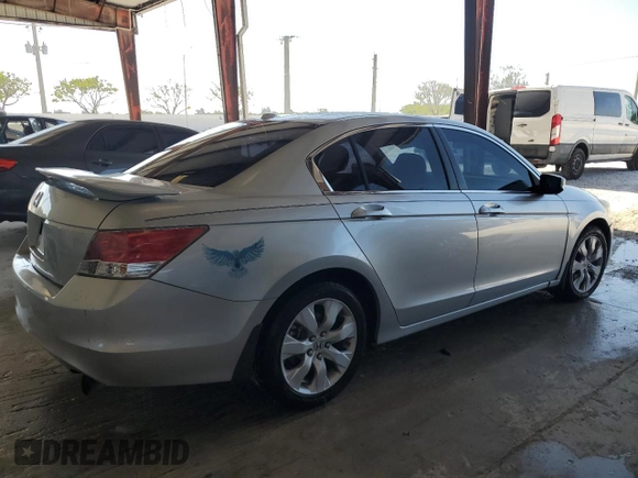 2008 Honda Accord EX-L z VIN 1HGCP26808A070137, wystawiony jako Copart lot #57124725 z przebiegiem 119 414 mil mil oraz Szkoda całkowita • Salvage title. Historia ofert i sprzedaży dostępna na DreamBid. Obrazek 3.