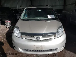 2010 Toyota Sienna CE with VIN 5TDKK4CC5AS301619, listed as a IAAI auction lot 41730180 with 177,117 mi miles. Bid and sale history available at carsss.com. Image 12.